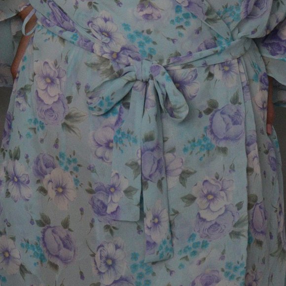 🌏 Sheer Floral Wrap Robe – Size S - Picture 4 of 10